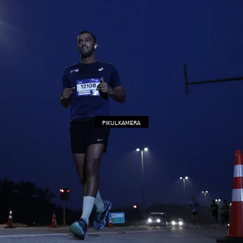 Runner Photo 7309701