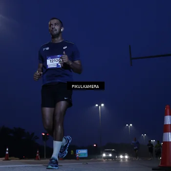 Runner Photo 7309771