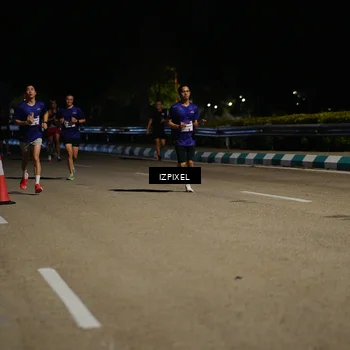 Runner Photo 7310118