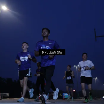 Runner Photo 7310134