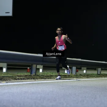 Runner Photo 7310304