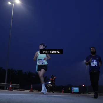 Runner Photo 7310323