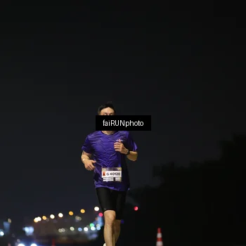 Runner Photo 7310400
