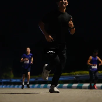 Runner Photo 7310402