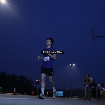 Runner Photo 7310421