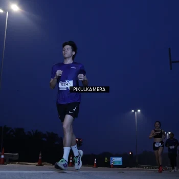 Runner Photo 7310428