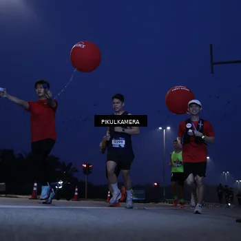 Runner Photo 7310674
