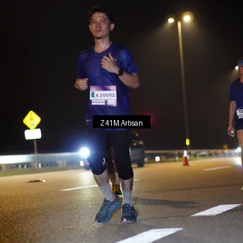 Runner Photo 7310802
