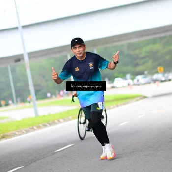 Runner Photo 7310803