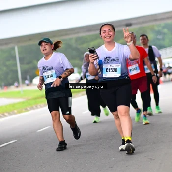 Runner Photo 7310980