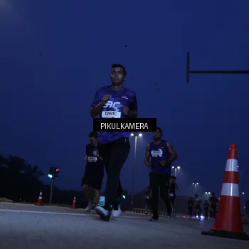 Runner Photo 7311796