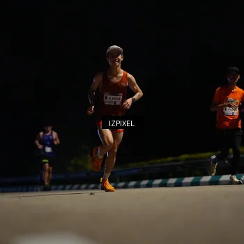 Runner Photo 7312000