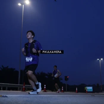 Runner Photo 7312076