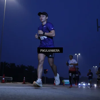 Runner Photo 7312112