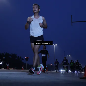Runner Photo 7312480
