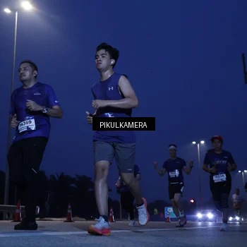 Runner Photo 7312863