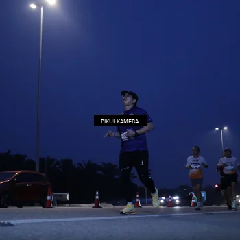 Runner Photo 7313001