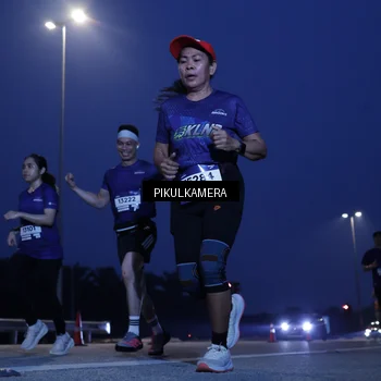 Runner Photo 7313002