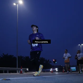 Runner Photo 7313042