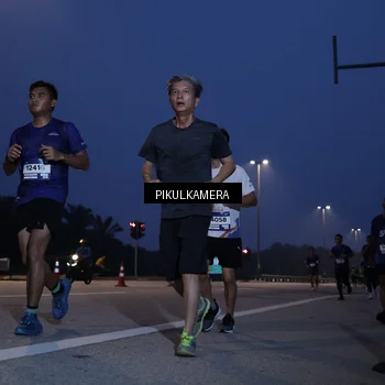 Runner Photo 7315433