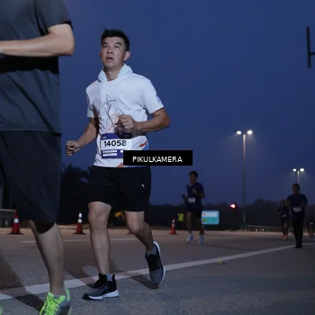 Runner Photo 7315473