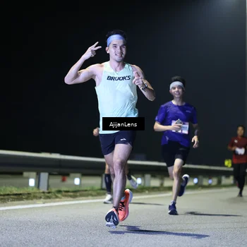 Runner Photo 7315743