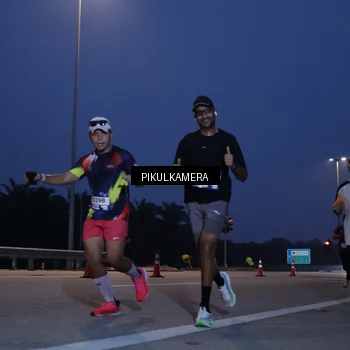 Runner Photo 7316142