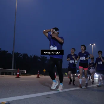 Runner Photo 7316296
