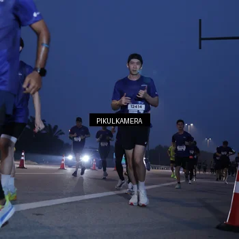 Runner Photo 7316400