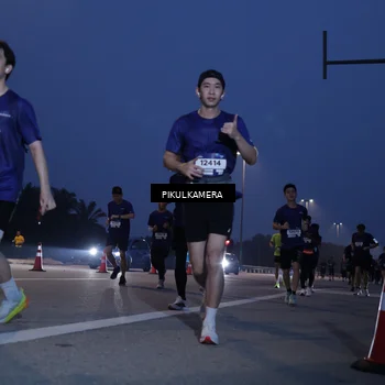 Runner Photo 7316476