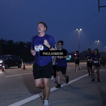 Runner Photo 7316573