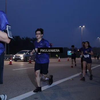 Runner Photo 7316600