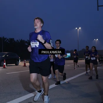 Runner Photo 7316611