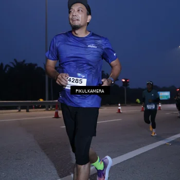 Runner Photo 7316749