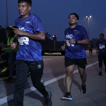 Runner Photo 7317001