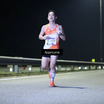 Runner Photo 7317100