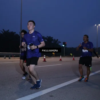 Runner Photo 7317495