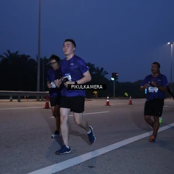 Runner Photo 7317599