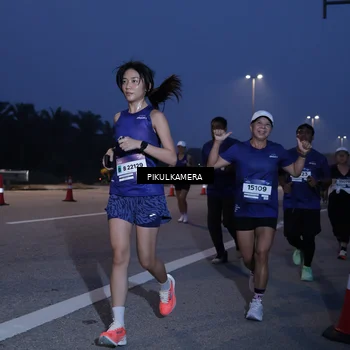 Runner Photo 7317878