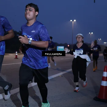 Runner Photo 7317992