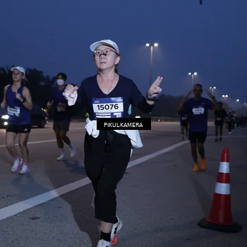 Runner Photo 7318006