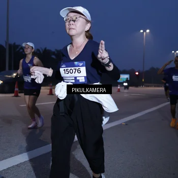 Runner Photo 7318019