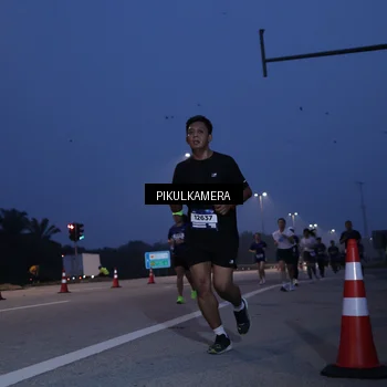Runner Photo 7318124