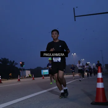 Runner Photo 7318125