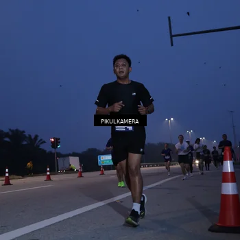 Runner Photo 7318170