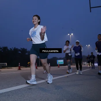 Runner Photo 7318173