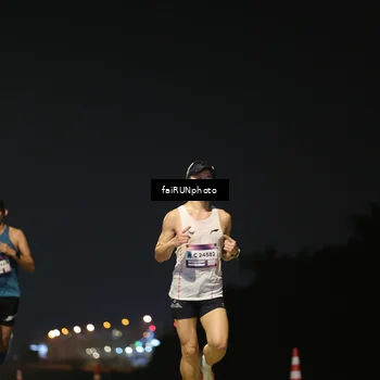 Runner Photo 7318223