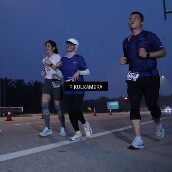 Runner Photo 7318240
