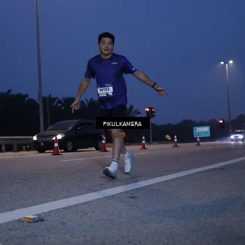 Runner Photo 7318497
