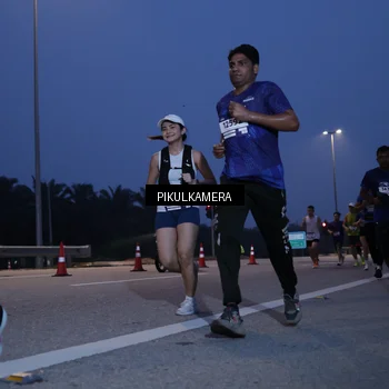 Runner Photo 7318592